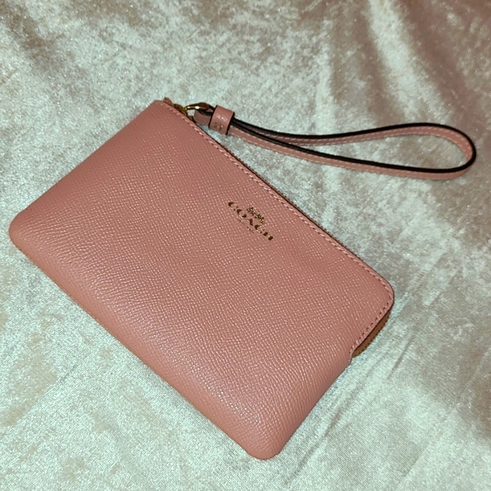 Coach Wristlet, Pebble Pink